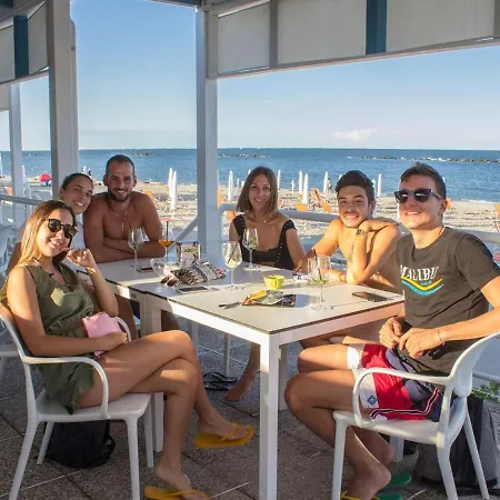 Family Village By The Sea, In Holiday home